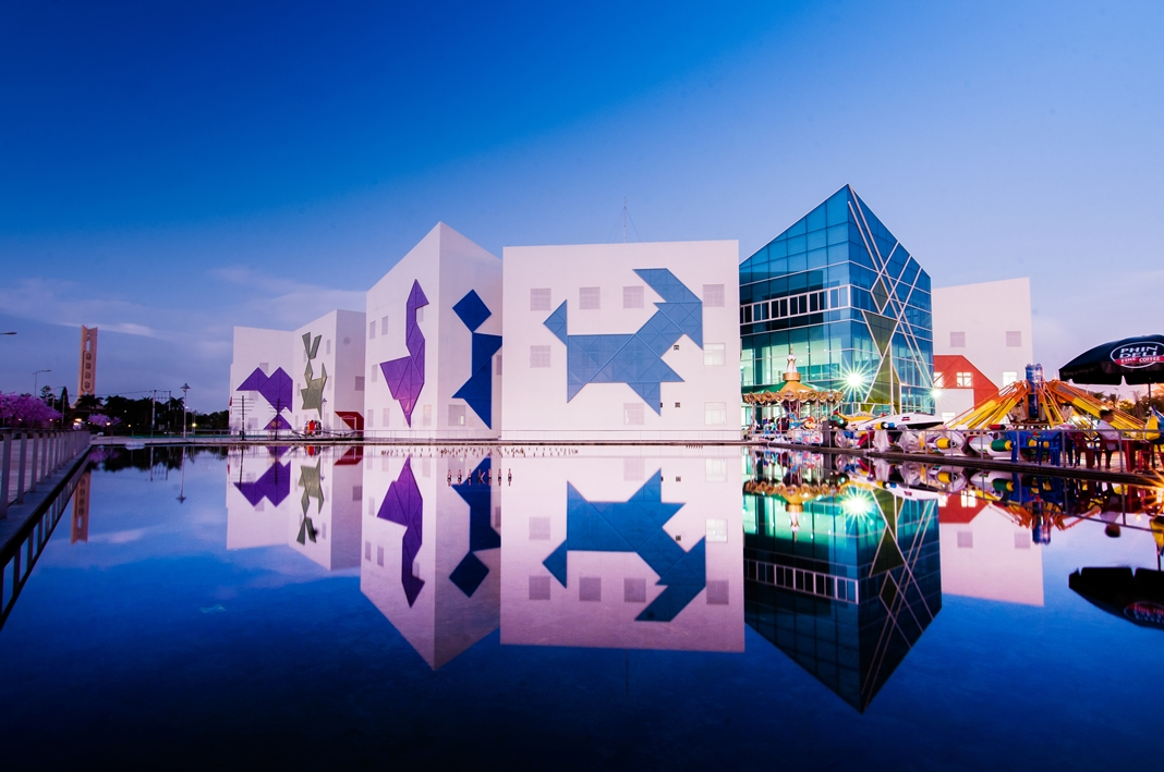 Gợi ý địa điểm vui chơi Đà Nẵng cho giới trẻ: Cháy hết mình ở thành phố biển
 - 4